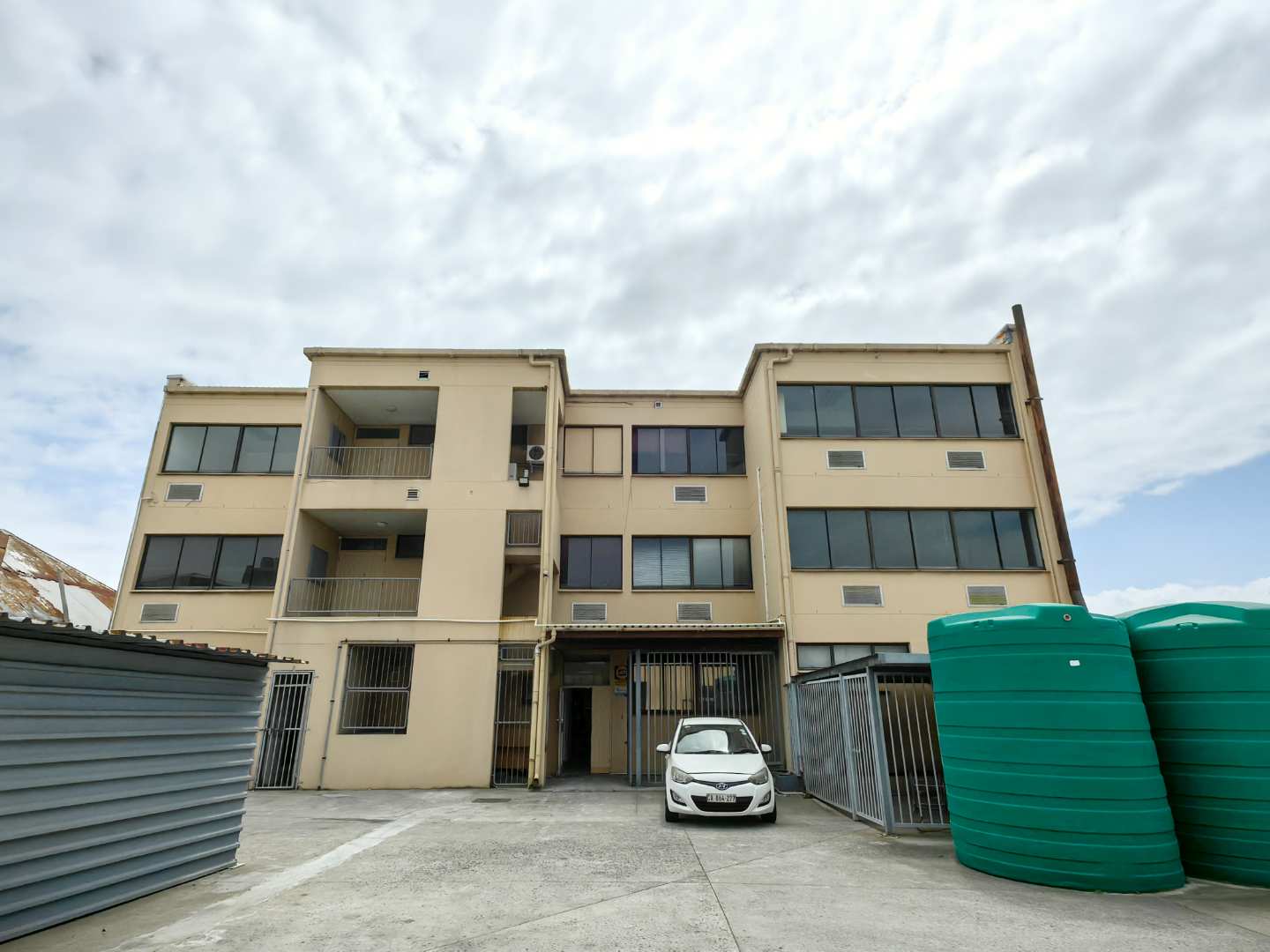 To Let commercial Property for Rent in Maitland Western Cape